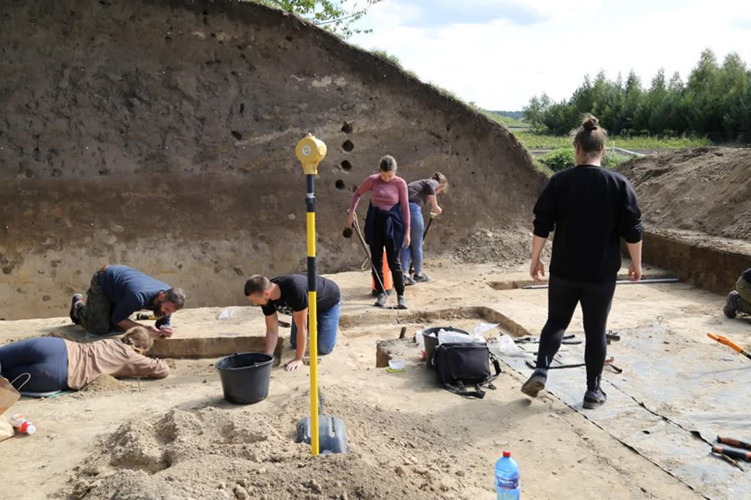 Kolejne badania kurhanu w Ślipczu 3 362234814_602637185316628_1281199640491253738_n.jpg