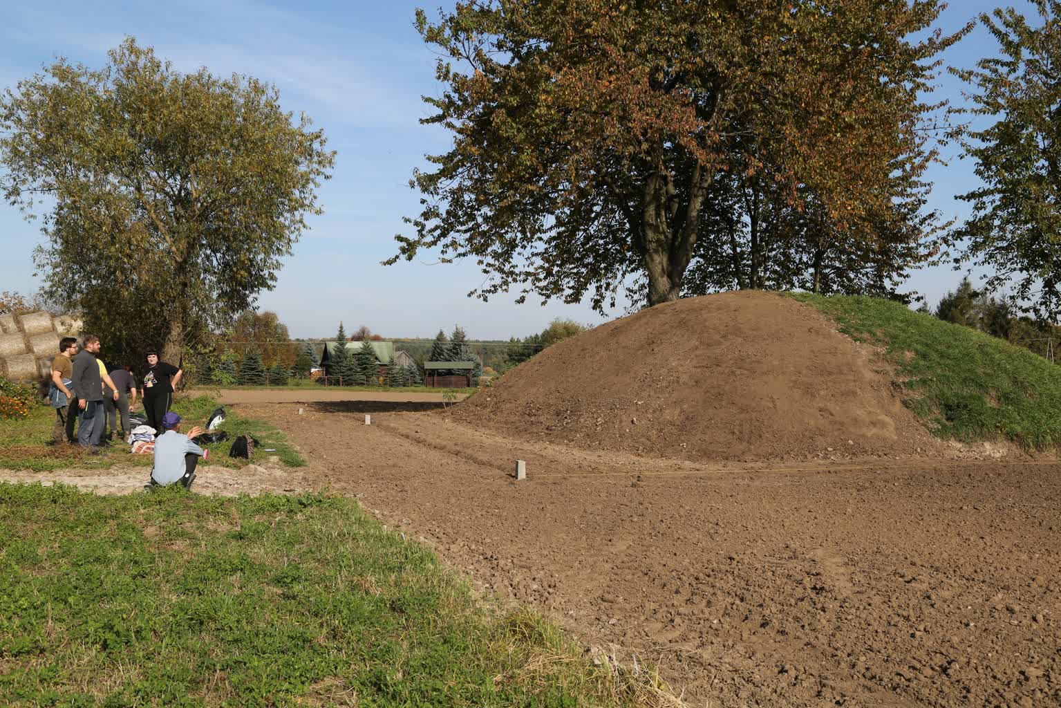 Kolejne badania kurhanu w Ślipczu 4 362241845_602637565316590_5787204757835686271_n.jpg