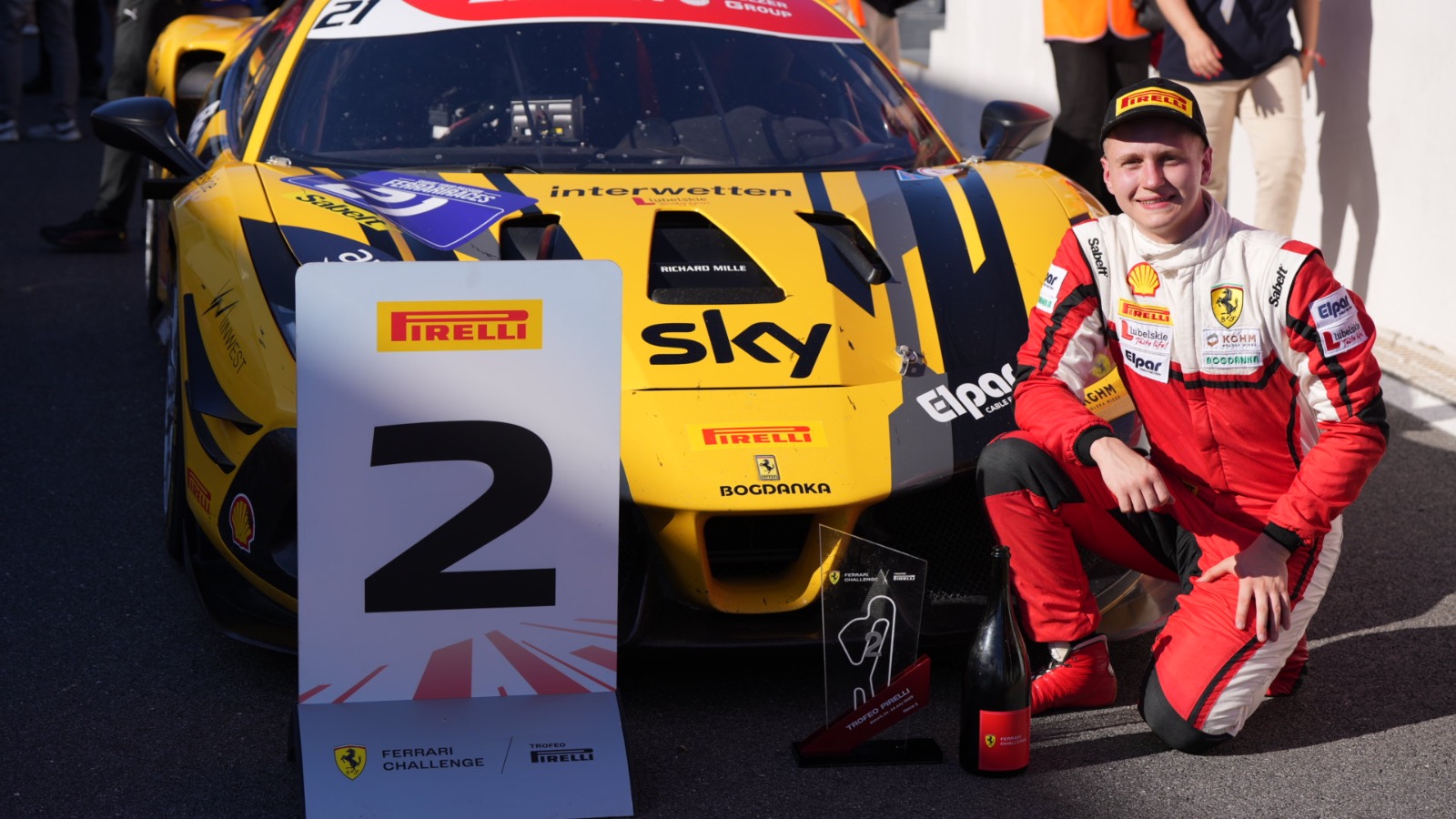 Szymon Ładniak na podium w Portugalii 2 image1.jpeg