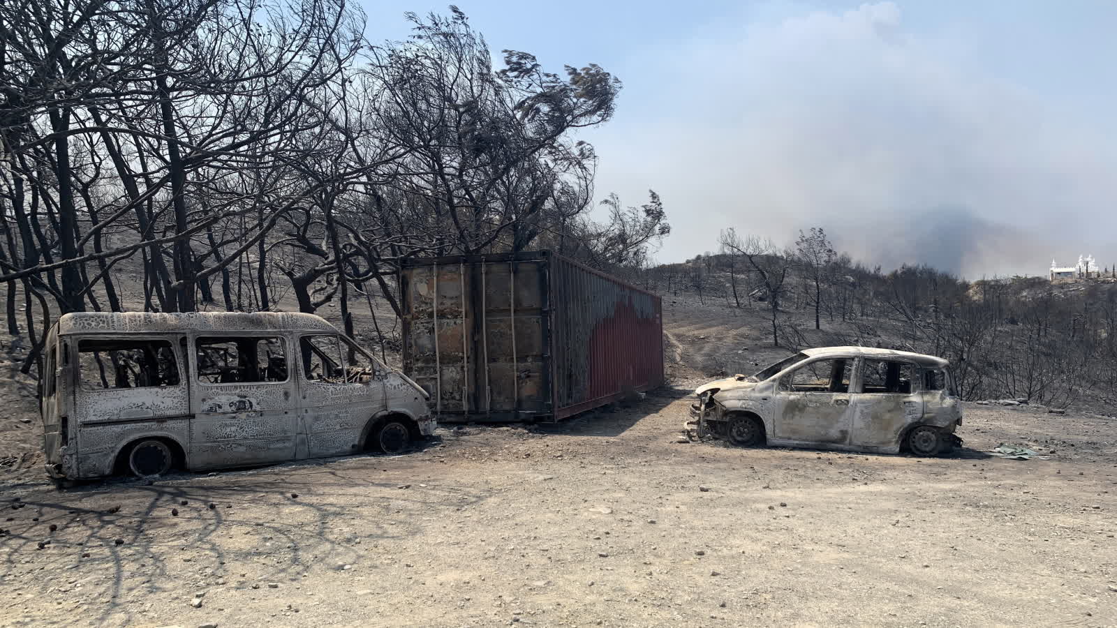 Rezygnacja z wycieczki do Grecji. Jak odzyskać pieniądze? 2 mid-epa10769923.jpg