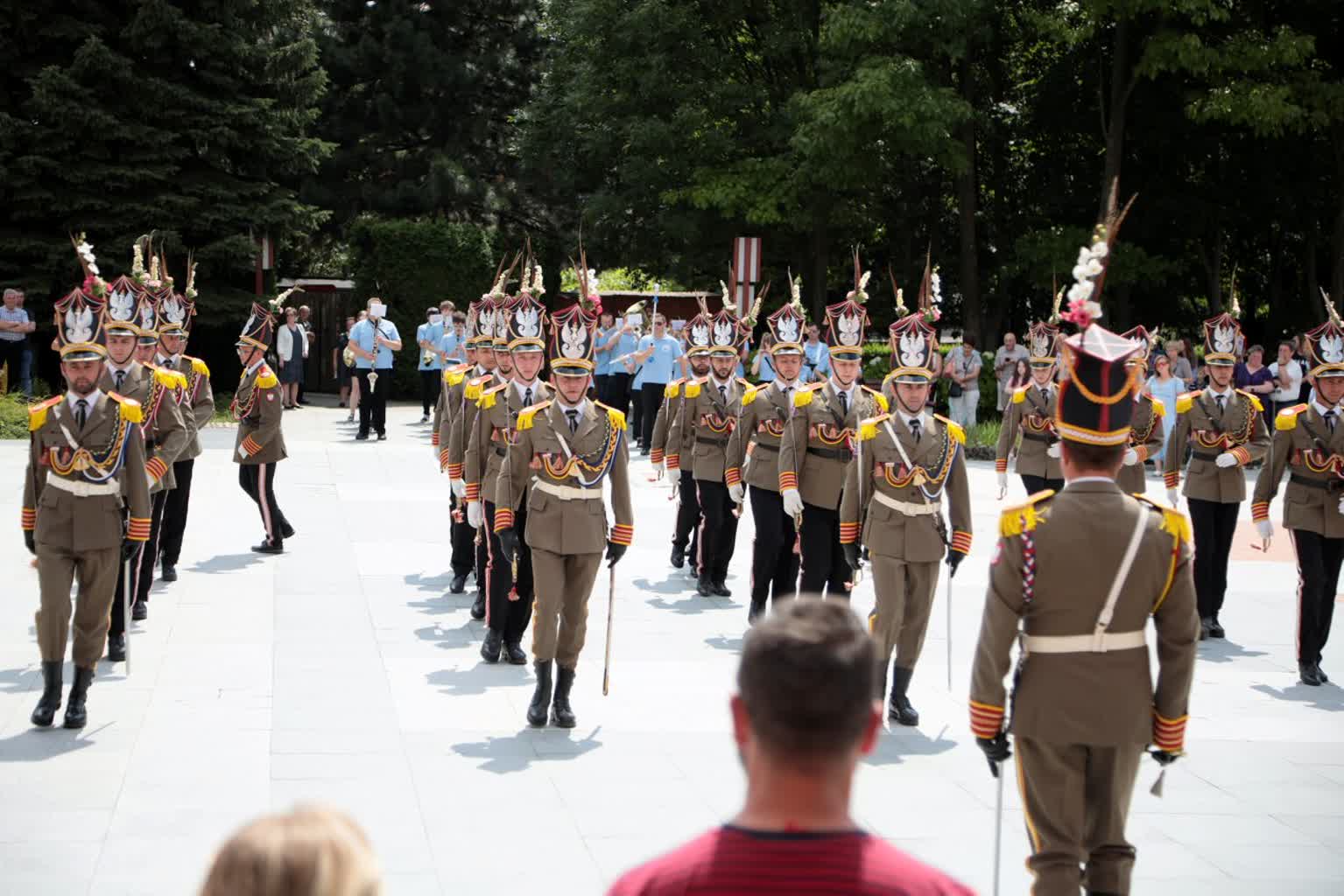 Niezwykła straż w Lublinie. Pokaz przed kościołem 2 pm_BOBOLA-230723-023.jpg