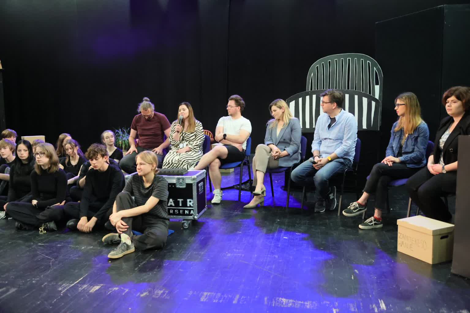 Wokół tematu strachu. Młodzież na scenie Teatru Andersena 4 pm_STRASZY-050723-028.jpg