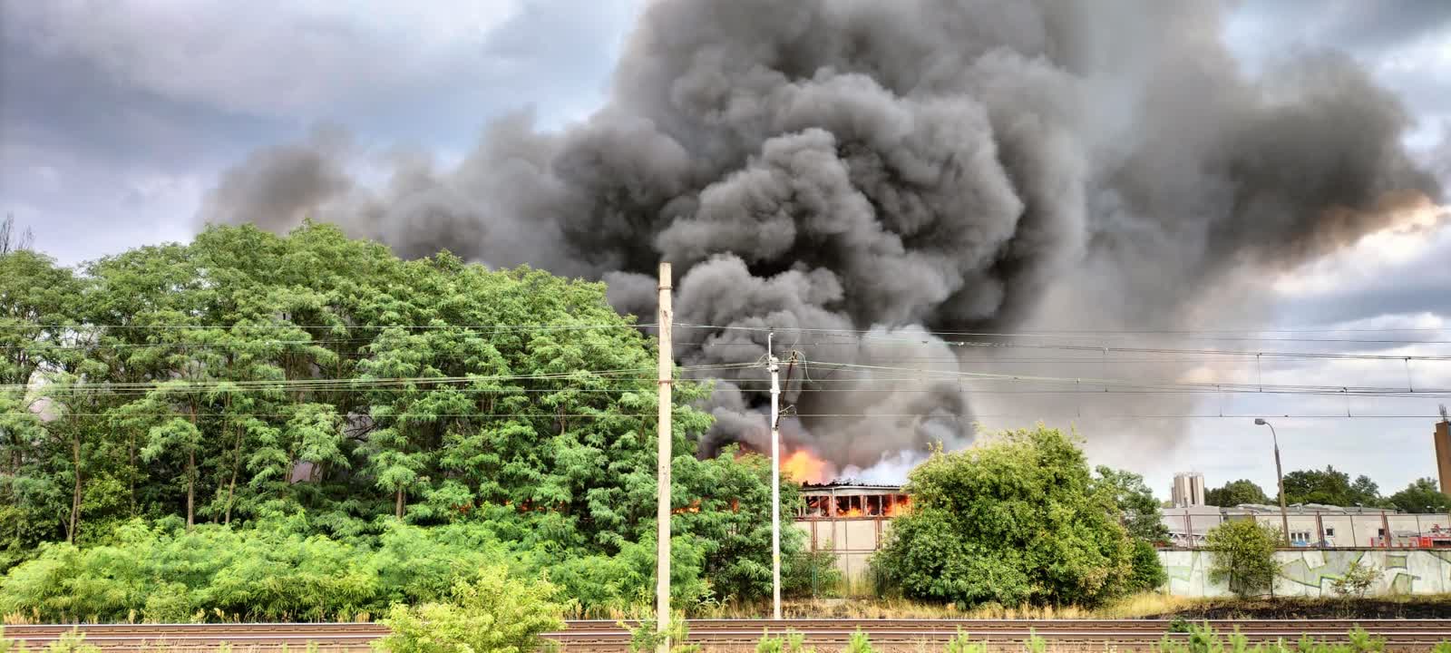Pożar hali w pobliżu Zielonej Góry: ewakuacja mieszkańców z sołectwa Przylep 2 pozar.jpg