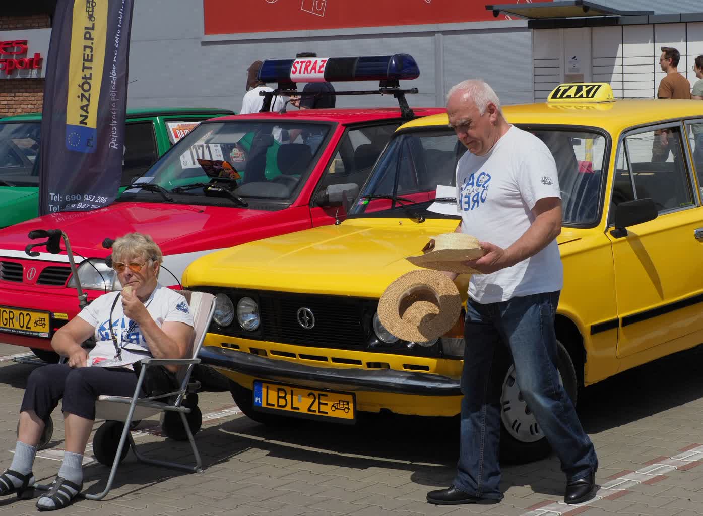 Fabrycznie nowy Polonez sprzedany za rekordową cenę 2 prl.jpg