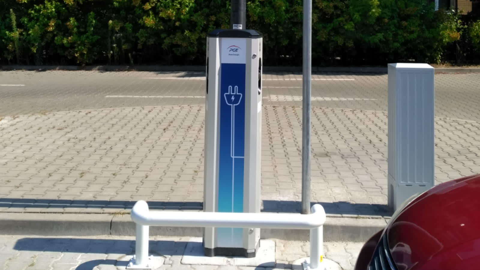 Lublin coraz bardziej elektromobilny. Powstaną nowe stacje ładowania 2 stacja ładowania_ul. Łabędzia.jpg
