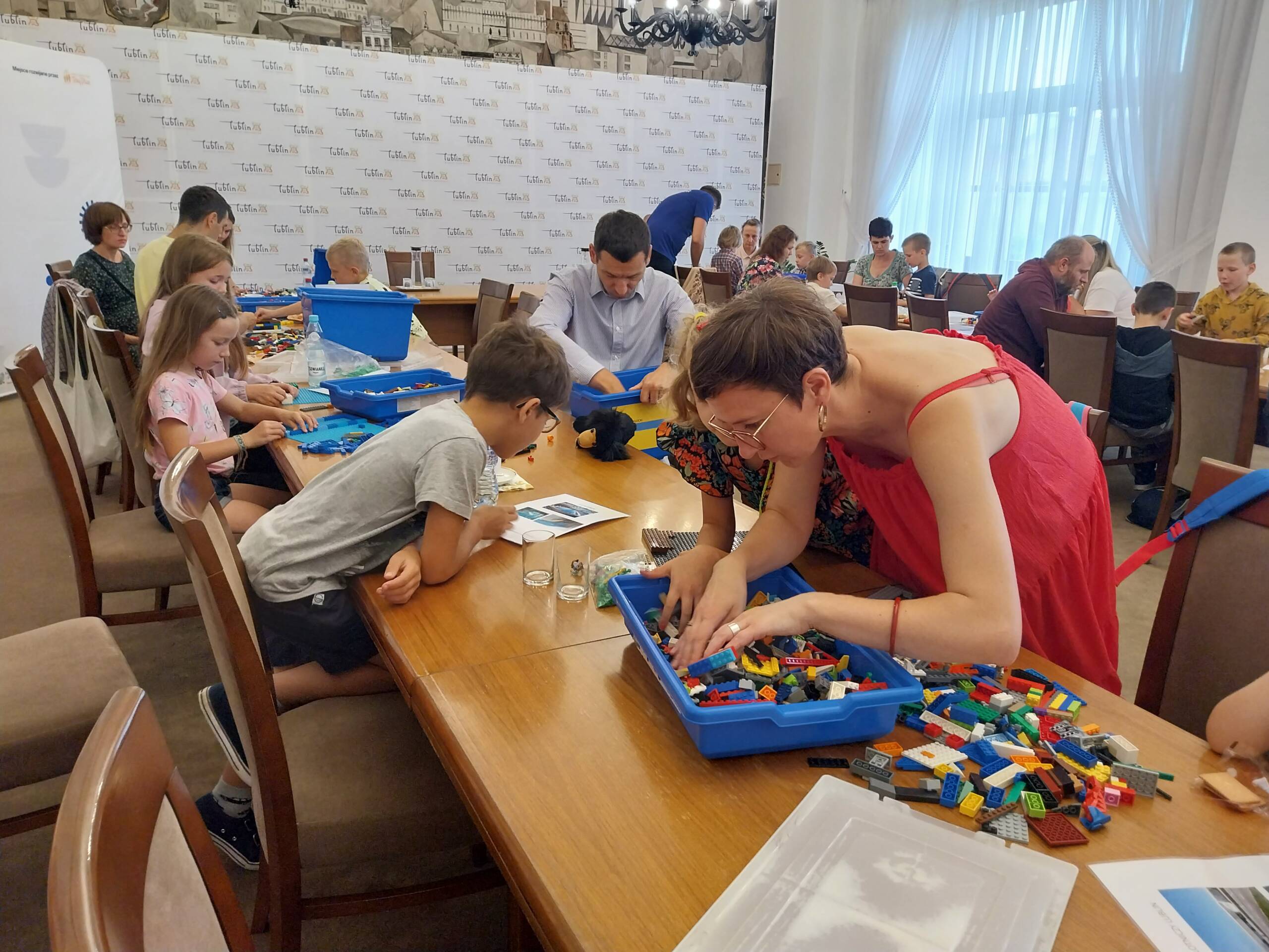 Family Spot. Ratusz opanowany przez dzieci i rodziców 2 20230805_123135.jpg