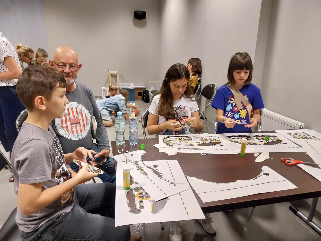 Zwierzęca brygada na wojennej ścieżce. Warsztaty w Muzeum Zamojskim 3 364260865_662943295880092_3094379196079942607_n.jpg