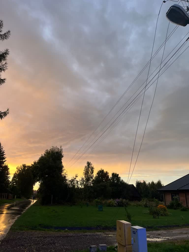 Prąd wrócił do gospodarstw. Poburzowe awarie usunięte 2 371059961_250978994563441_1434027025669449778_n.jpg