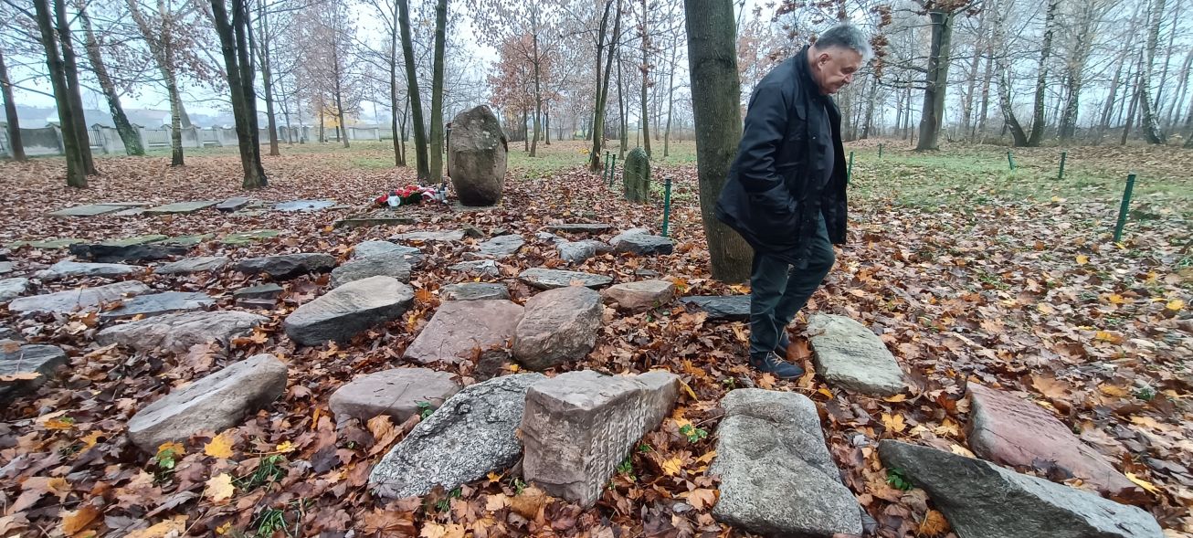 Przeszłość zapisana w nagrobkach: macewy z Łomaz odczytane 3 IMG20221111090148.jpg