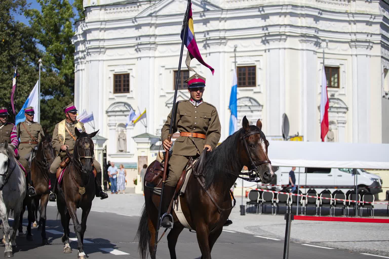To dar od wiernych. Nowe korony obrazu Matki Boskiej Kodeńskiej 2 IMG_5963.jpg