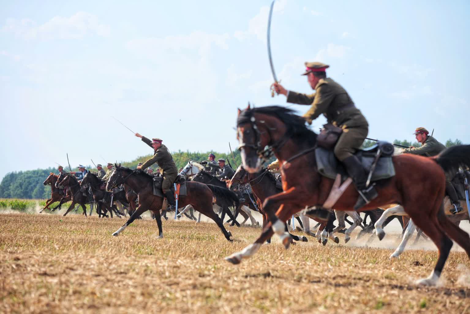 Ćwiczenia taktyczne terytorialsów przed obchodami rocznicy bitwy pod Komarowem 2 pm_BITWA-280822-011.jpg