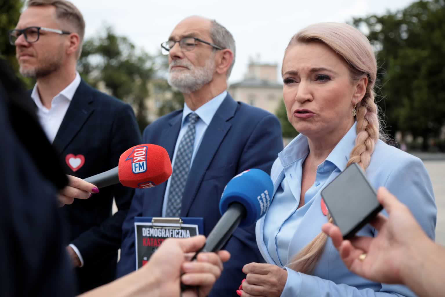 Politycy PO chcą wspierać Polki i polskie rodziny 3 pm_PO-010823-009.jpg