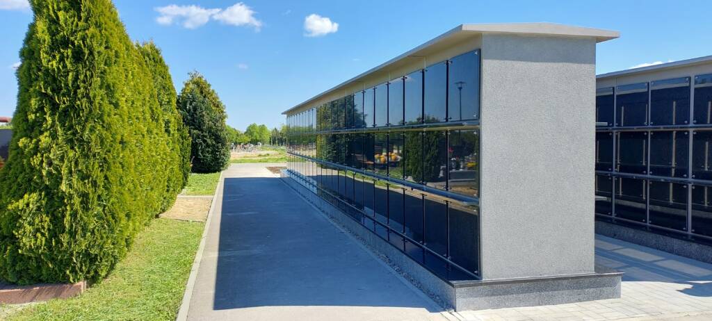 segment a kolumbarium w sektorze s10 na cemntarzu na majdanku fot. miasto lublin 2023 08 24 135202