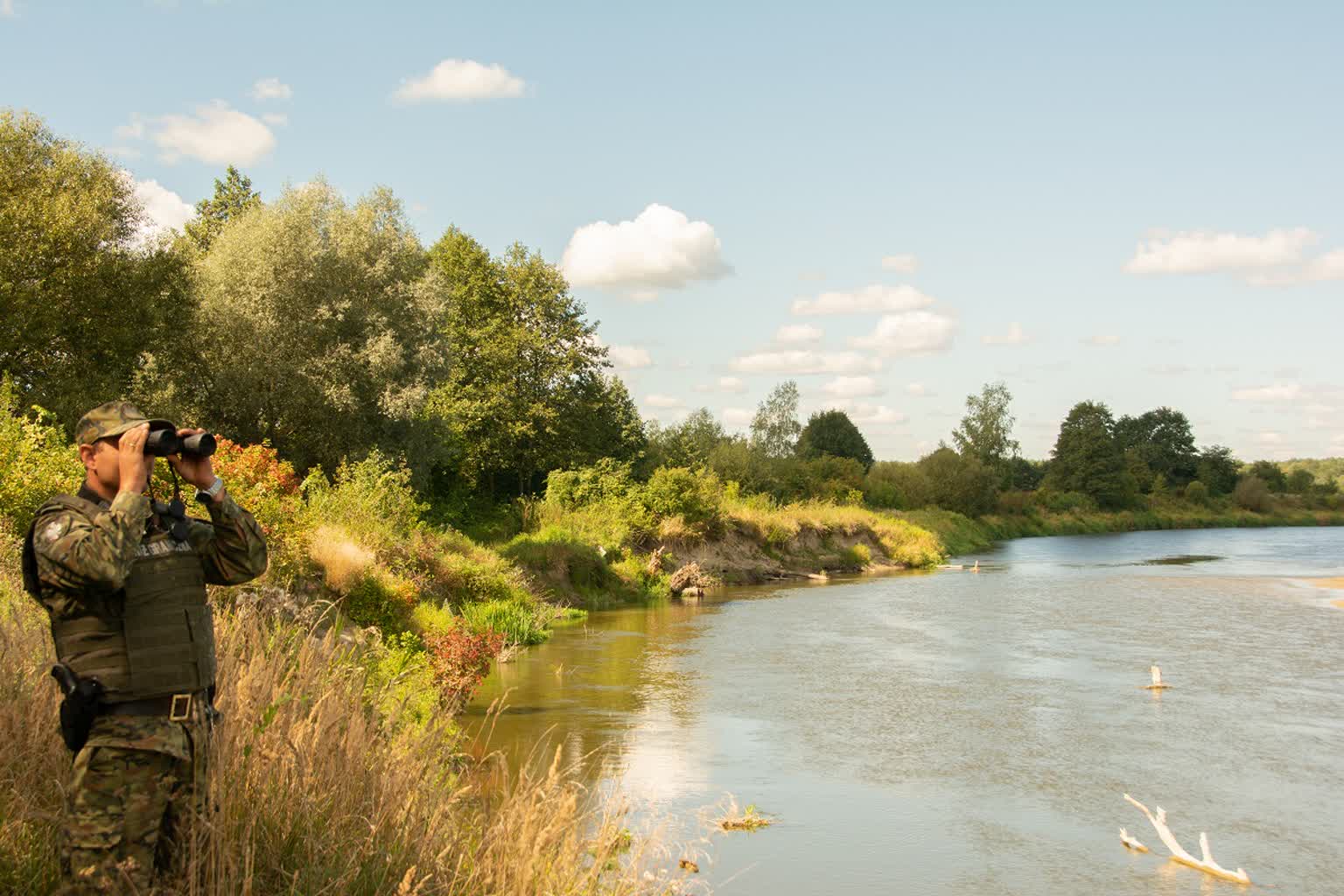 Blisko 100 prób nielegalnego przekroczenia granicy polsko-białoruskiej przez Bug 2 12-222730_g.jpg