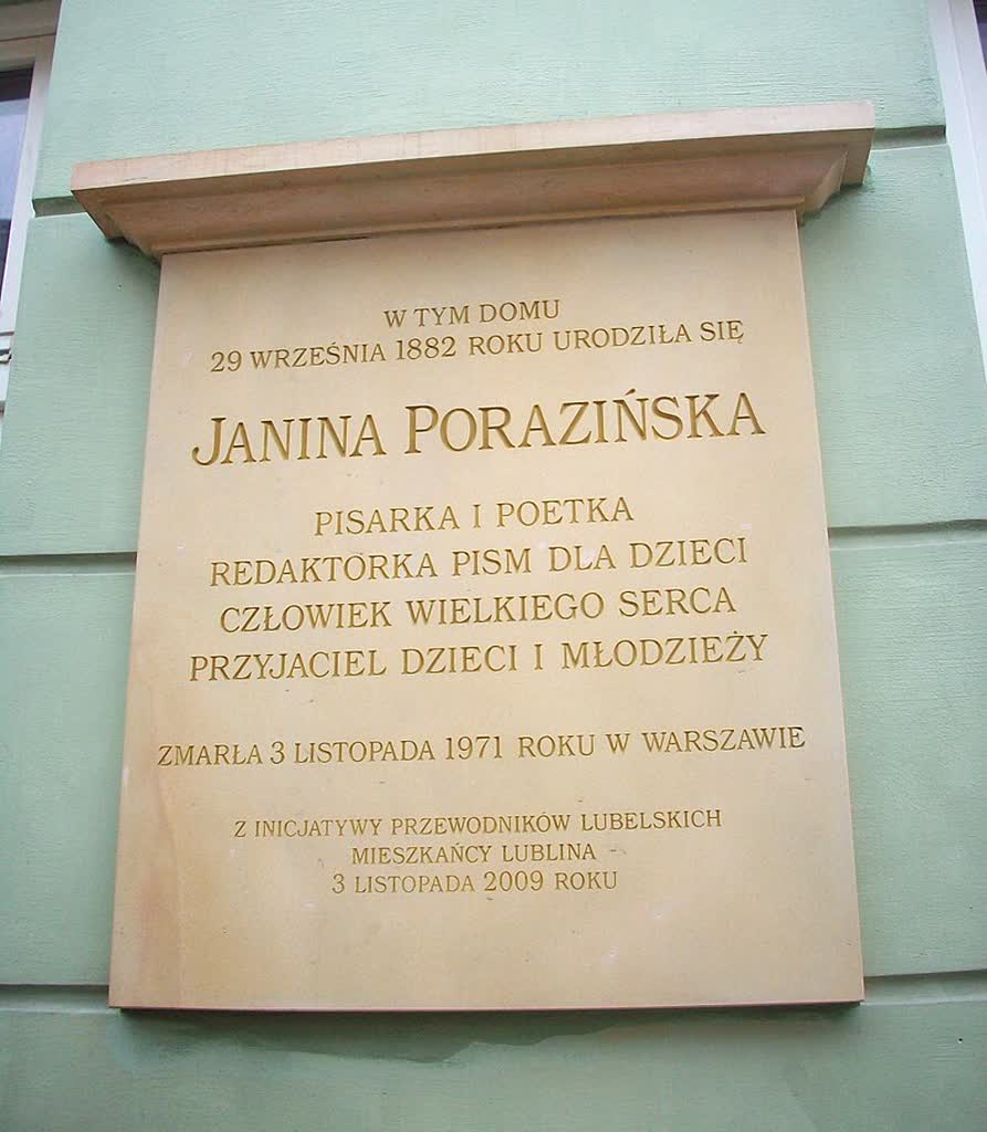 29.09.2023 Ekspresem przez historię 2 800px-Tablica_pamiątkowa_-_Janina_Porazińska.jpg