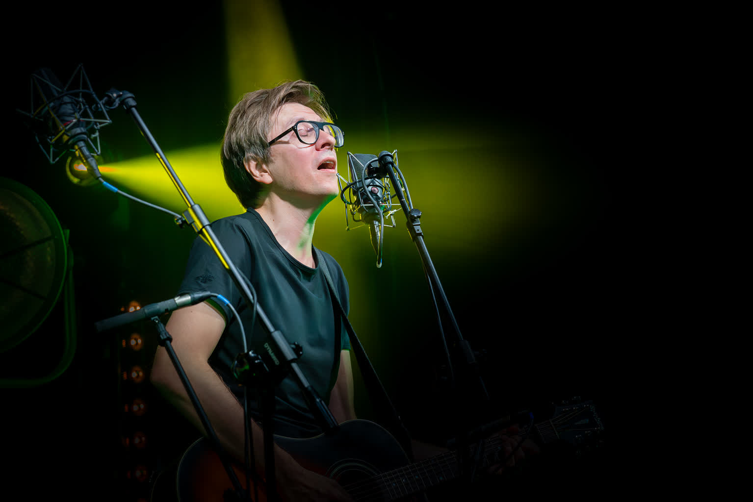 BŁĘDOWSKI & JEMIOŁA - THE BEATLES AKUSTYCZNIE - 29.09.2023 2 błedowski.jpg