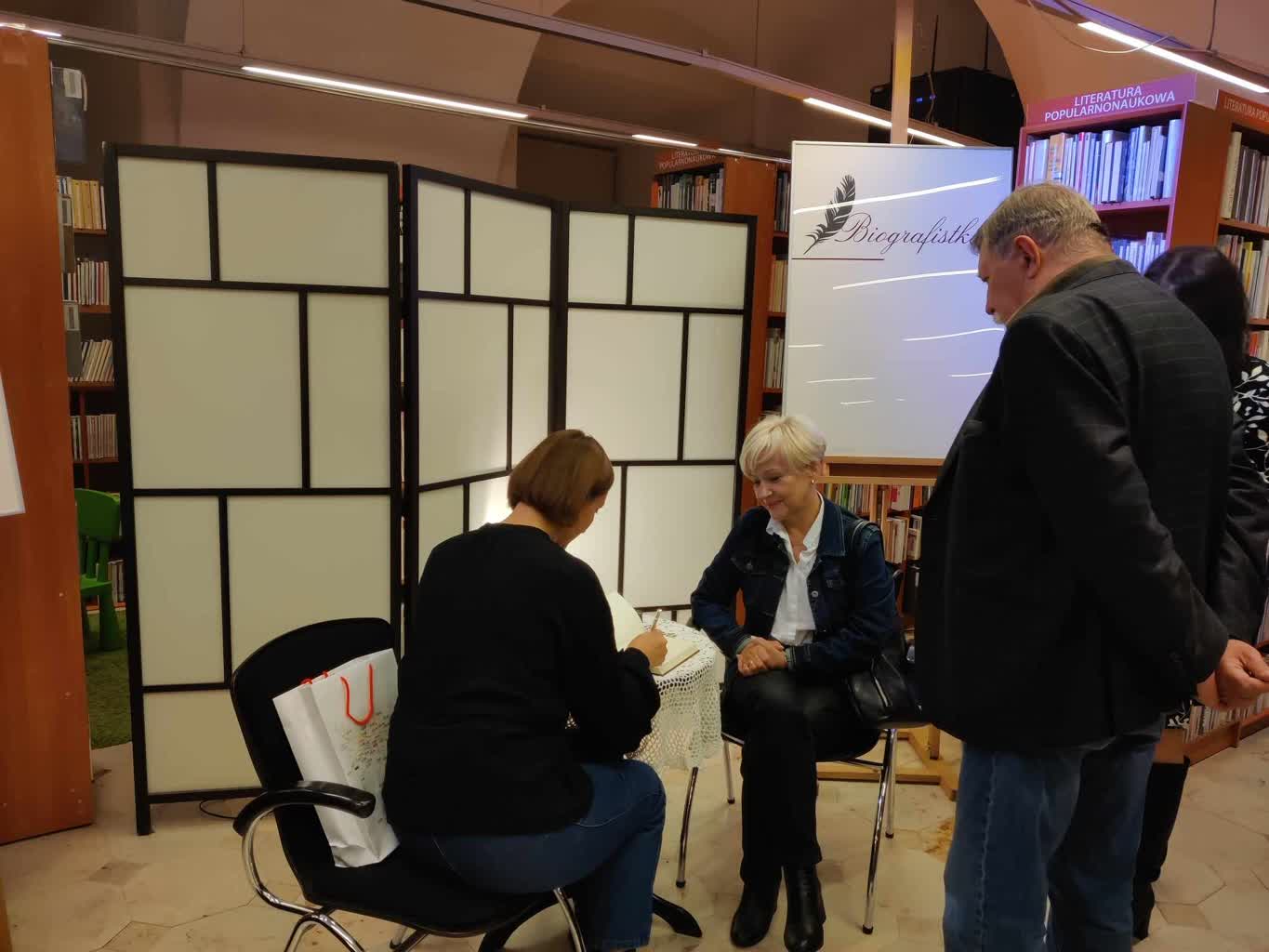 "Biografistki": spotkanie z Małgorzatą Czyńską 2 395635129_203171059469336_3106315185293232454_n.jpg