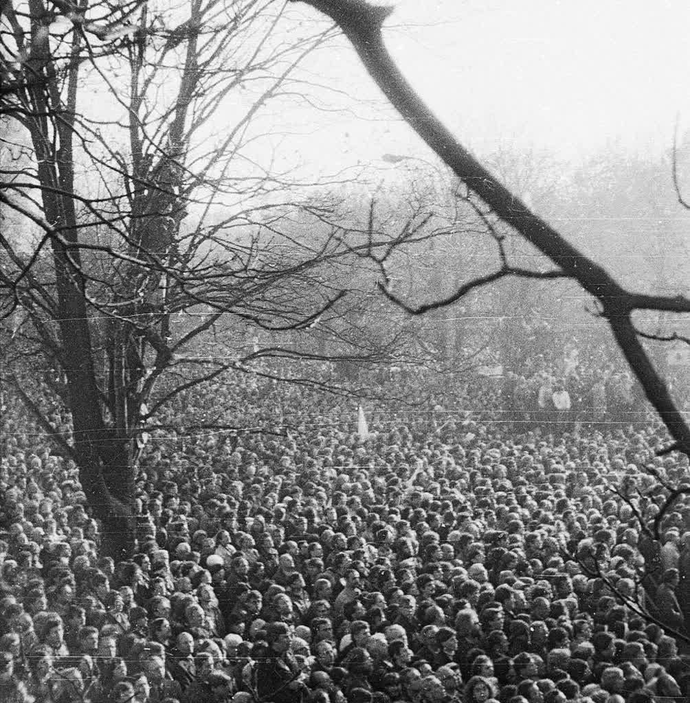 39 lat temu zamordowano ks. Jerzego Popiełuszkę 5 Jerzy_Popieluszko_Funeral_-_33.jpg