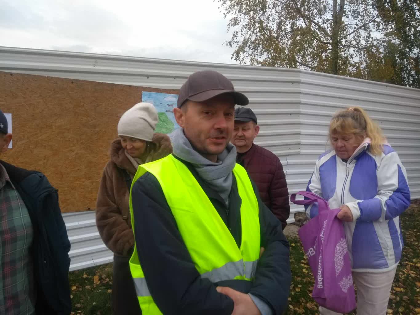 Mieszkańcy w obronie jeży. Akcja w lubelskim parku 2 367825511_654202559916092_2962937652541691621_n (1).jpg