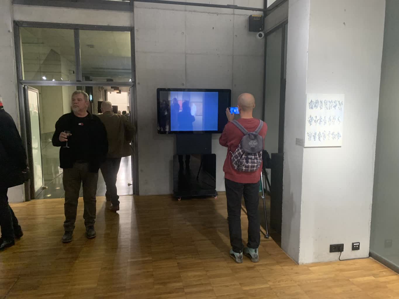 "Wszędzie widzę obrazy": 40 lat pracy na jednej wystawie 3 371491147_2351135355273959_3803460305644795643_n.jpg