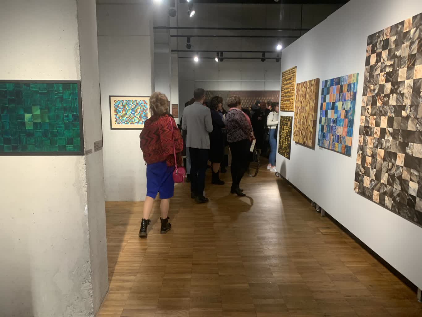 "Wszędzie widzę obrazy": 40 lat pracy na jednej wystawie 4 405458826_638336808377410_6325949663175435542_n.jpg