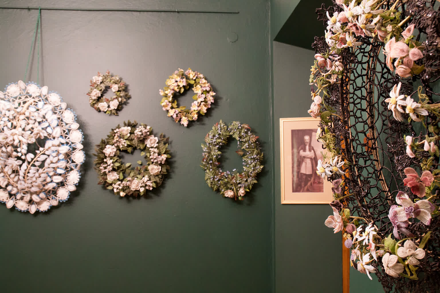 Wyjątkowe wieńce zdobią kryptę Czartoryskich 2 611252957d55d.jpg