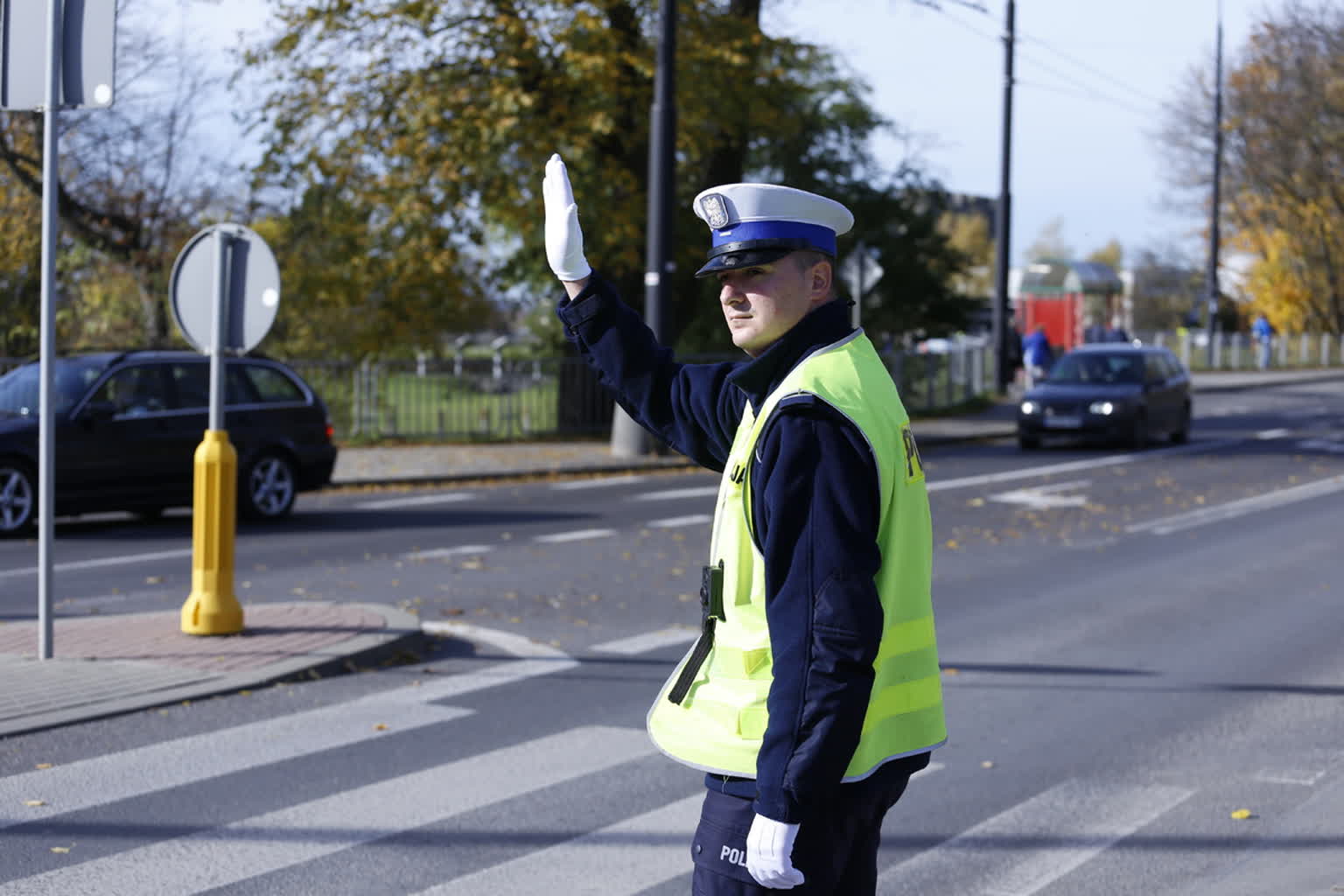 Policyjna akcja „Wszystkich Świętych”. Dbajmy o bezpieczeństwo na drogach 4 68-230583_g.jpg