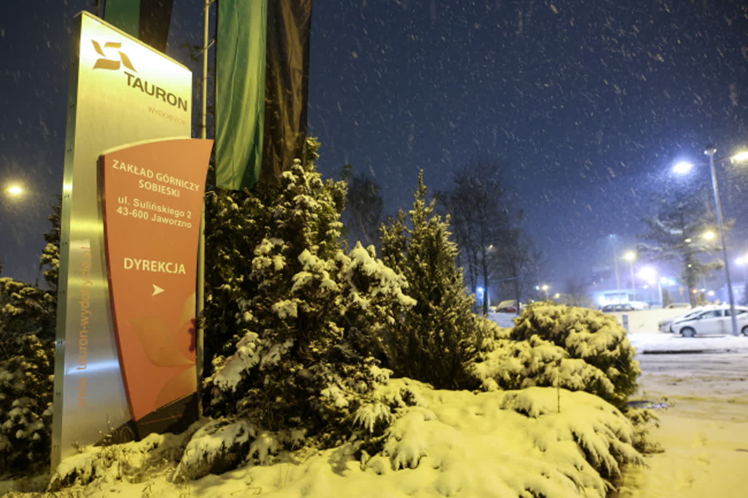 Wypadek w kopalni węgla kamiennego Sobieski. Wszystkie ofiary są już na powierzchni 2 net-23b28424.jpg