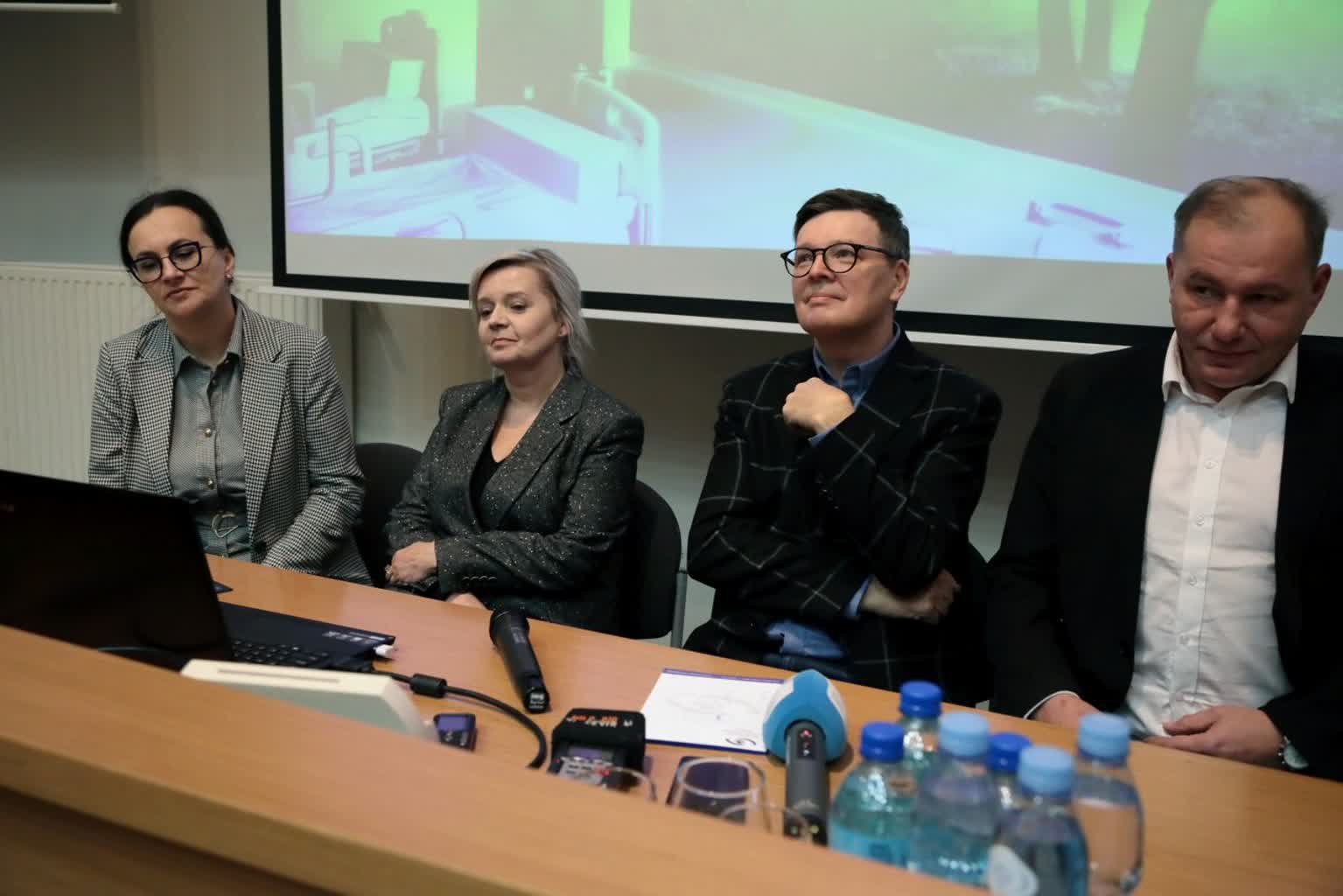 Wnętrza zabytkowego budynku Klinik Okulistyki zyskają nowe kolory 2 pm_BRYFING-291123-003.jpg