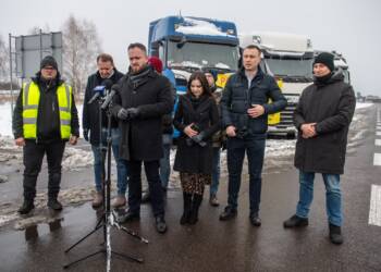 Konferencja Konfederacji na przejściu granicznym w Dorohusku 4 pm dorohusk 301123 007 2023 11 30 151151