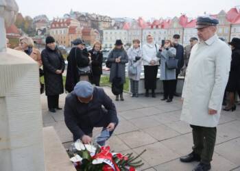 pm lew 121123 009 2023 11 12 165332