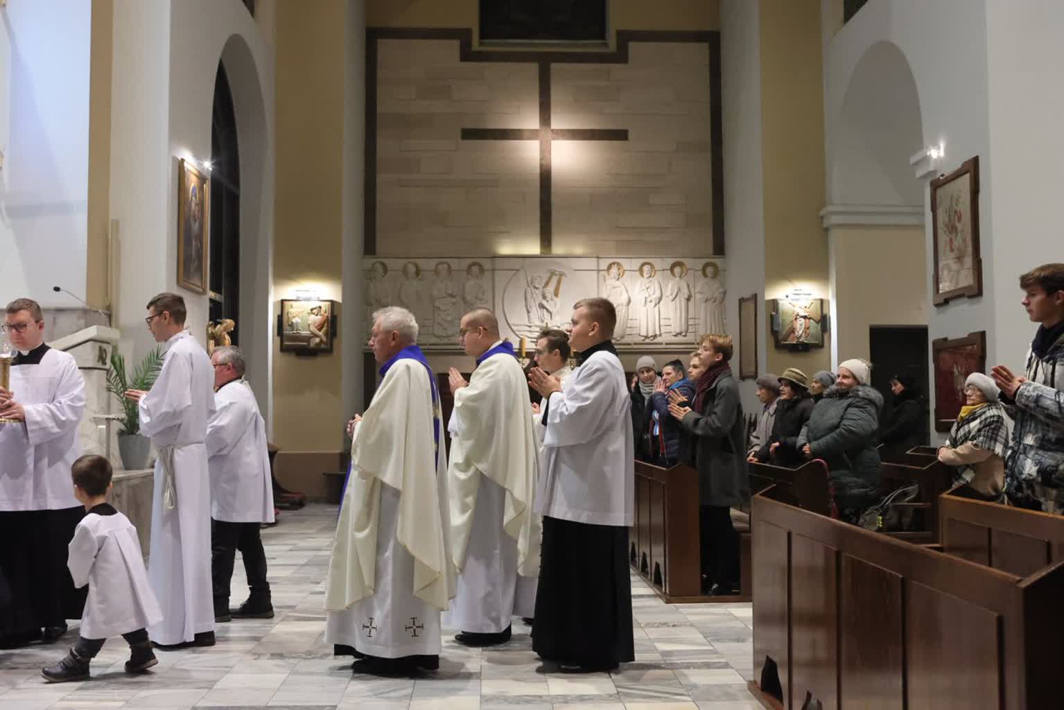 Obchody Światowego Dnia Ubogich. Wspólny posiłek w Lublinie 2 pm_msza-211123-002-2023-11-21-202034.jpg