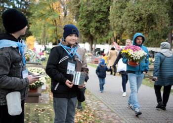 pm wolontariuszecmentarz 011123 006 2023 11 01 153407