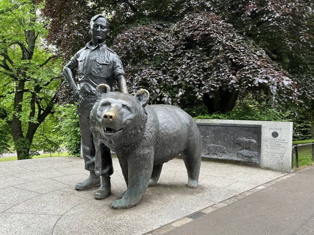 wojtek memorial statue west princes street gardens edinburgh scotland 28th may 2022 2023 11 15 072934