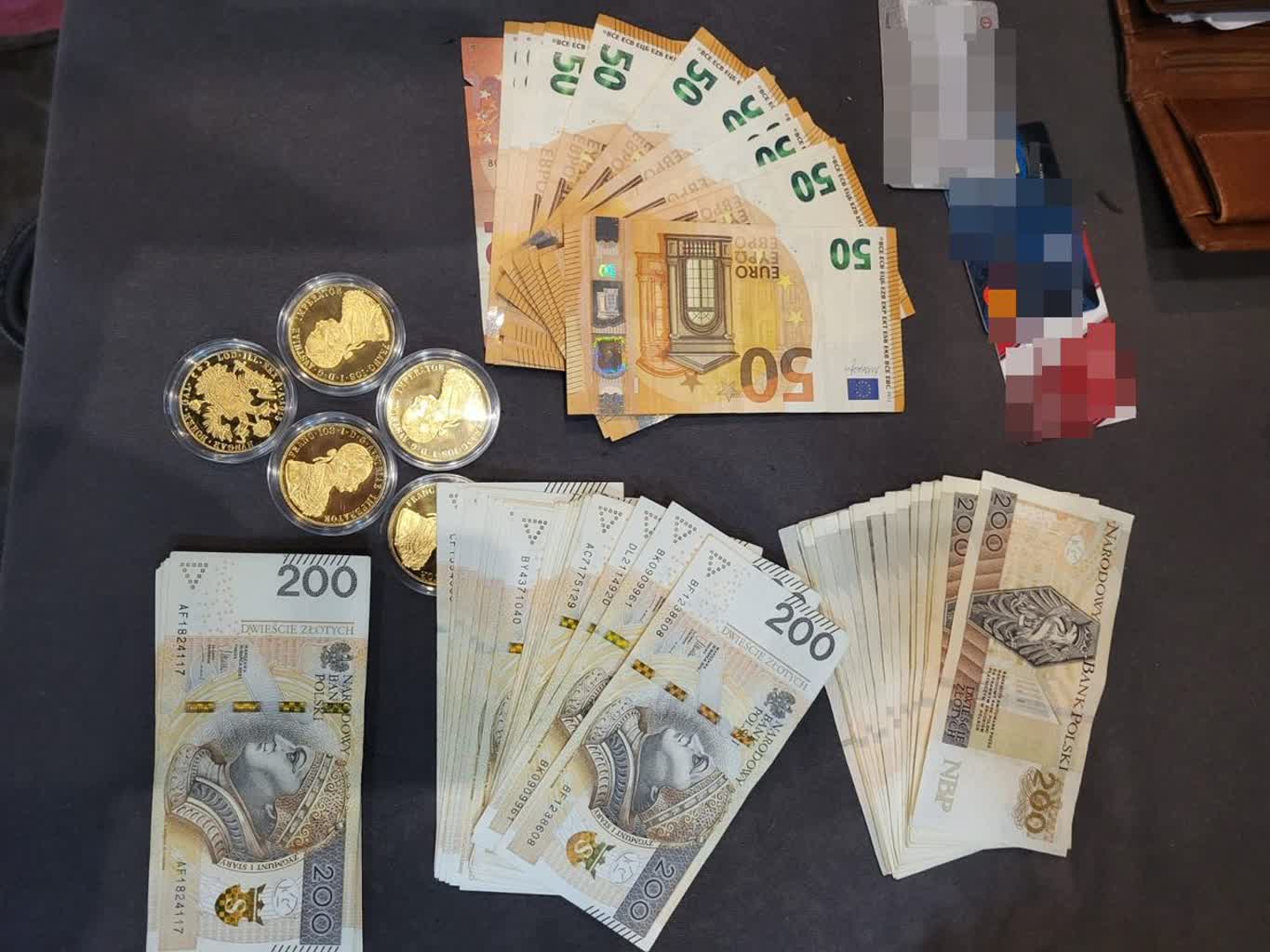 Wyłudzali fundusze unijne. Członkowie grupy przestępczej w areszcie 2 350-233032.jpg