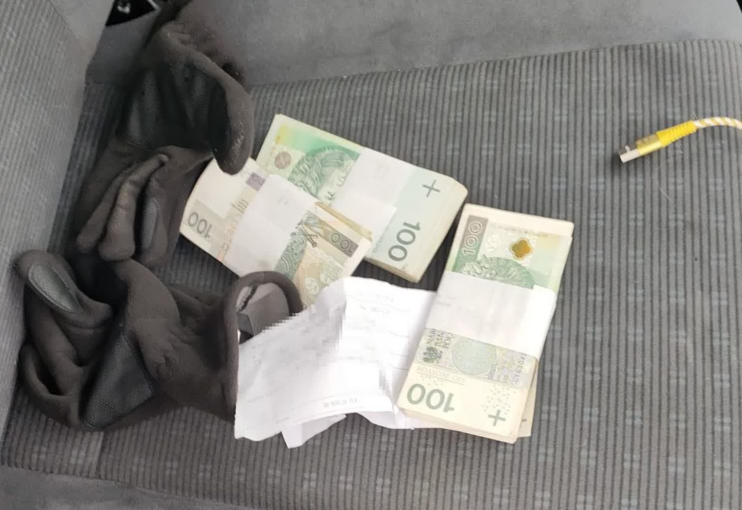 Podczas ucieczki uszkodził radiowóz. Fałszywy policjant wpadł na gorącym uczynku 2 350-233080.jpg