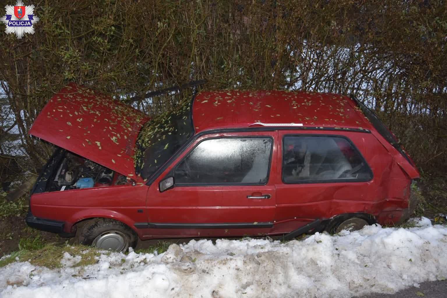 Groźne zderzenie na skrzyżowaniu. Jedna osoba ranna 2 361-232935.jpg