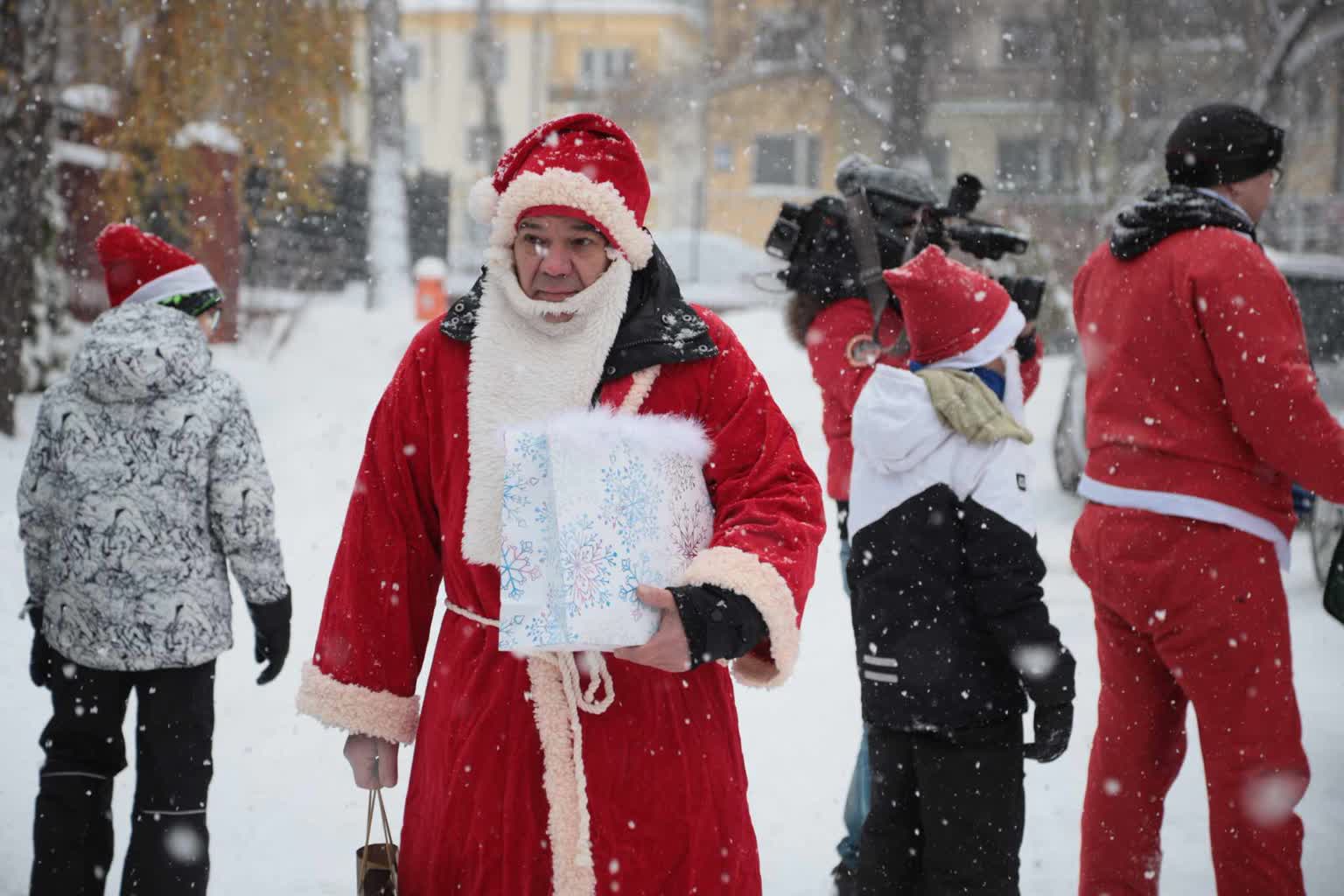 MotoMikołaje obdarują dzieci z Pogotowia Opiekuńczego 2 371058349_361918483044889_6147708052058203114_n.jpg
