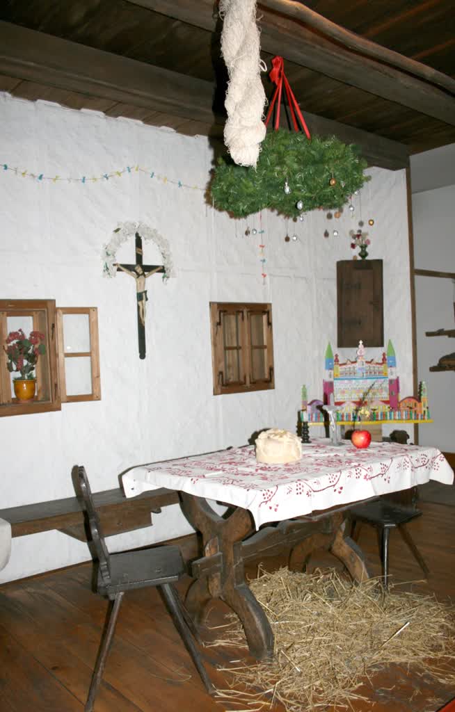 Podłaźnik zamiast choinki. Tradycje i przygotowania do świąt 2 Bozicni_obicaji_u_Hrvatskoj_EMZ_300109.jpg