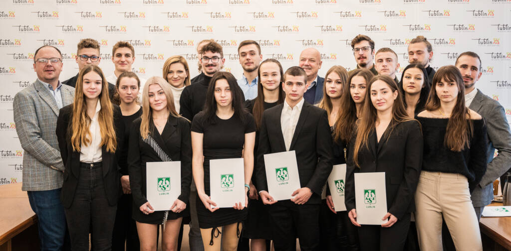 Rekordowy rok lubelskiego Centrum Szkolenia Sportowego 3 mlodzi sportowcy powolani do akademickiego centrum szkolenia sportowego na 2024 r. 1 fot. miasto lublin 2023 12 16 212024
