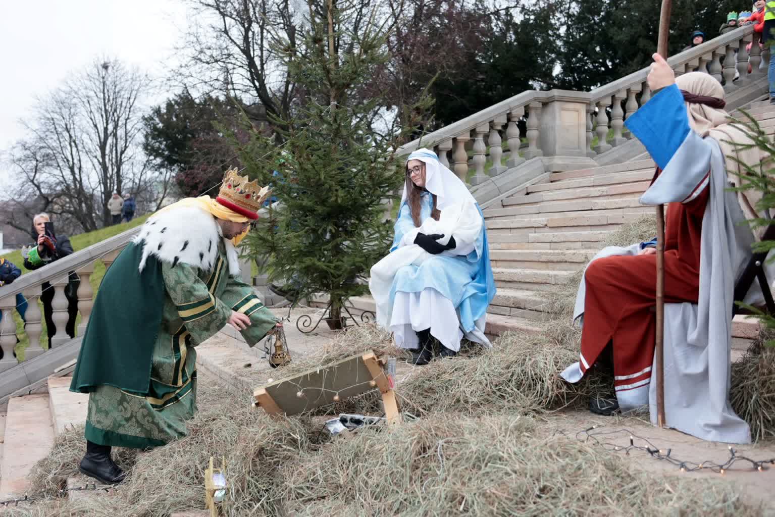 Występ trębacza, anioły i Herod. Przygotowania do Orszaku Trzech Króli 2 pm_krolowie-060123-004-2023-01-06-144828.jpg