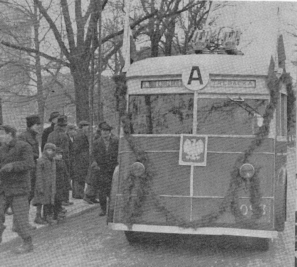 1024px pierwszy warszawski trolejbus na linii a dar moskwy dla warszawy 1946 2024 01 05 071031