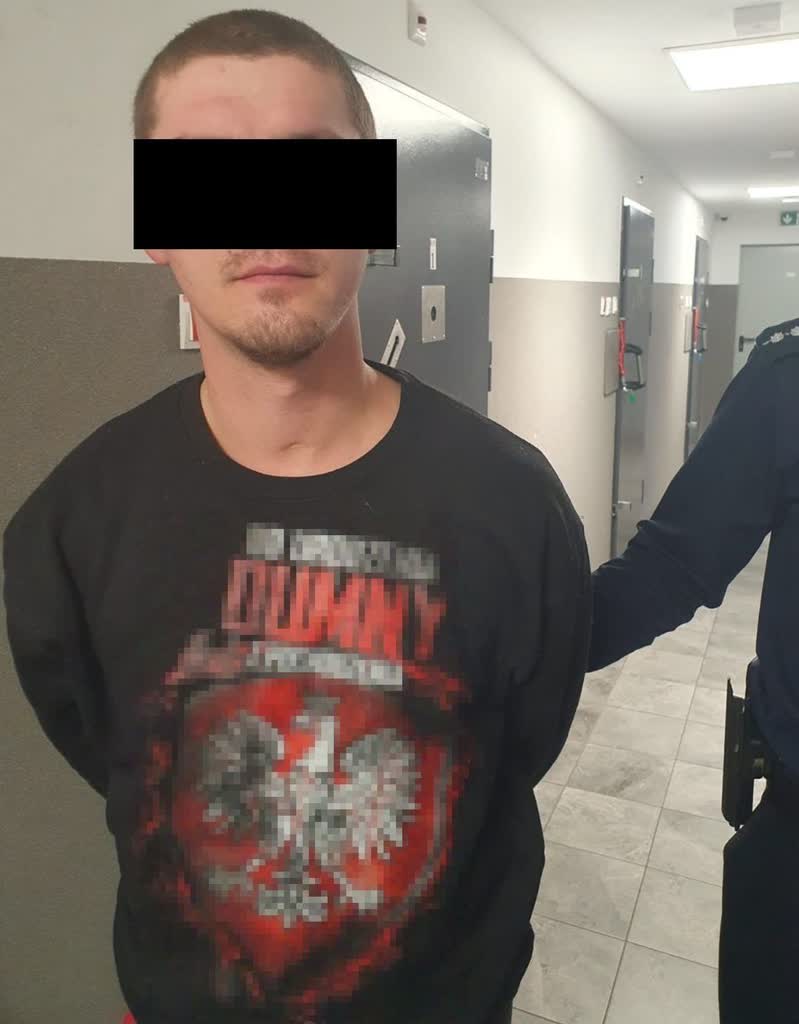 30-latek jazdę autem zakończył w areszcie. Jednak lista jego przewinień jest znacznie dłuższa 3 353-235395.jpg