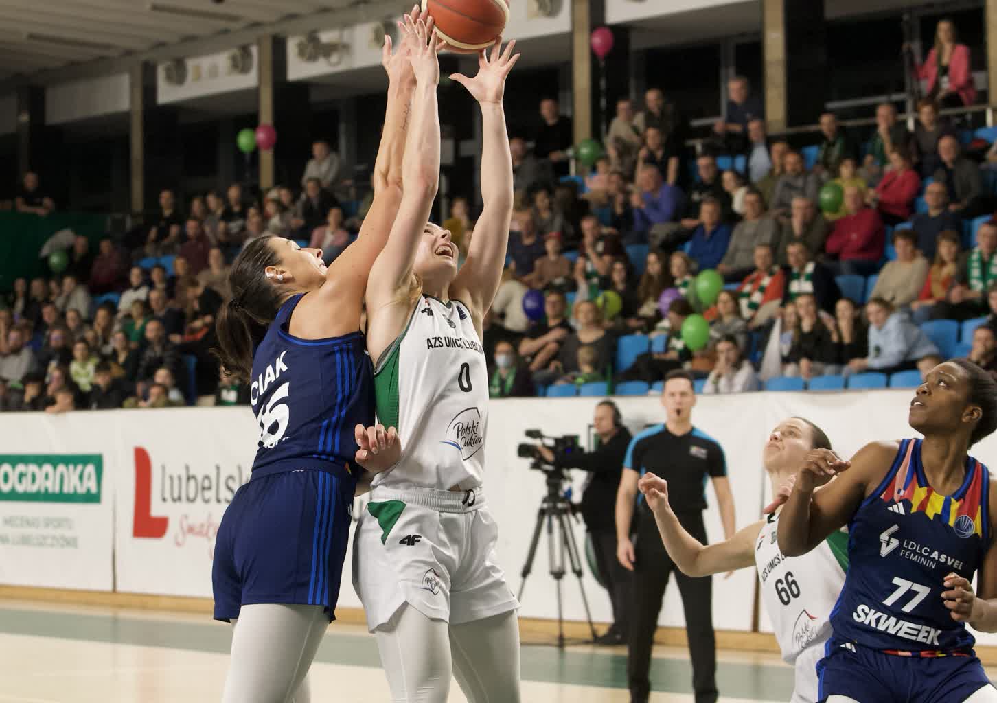 „Zabrakło niewiele”. Lubelskie koszykarki nie sprostały Francuzkom 2 azs 2.jpg