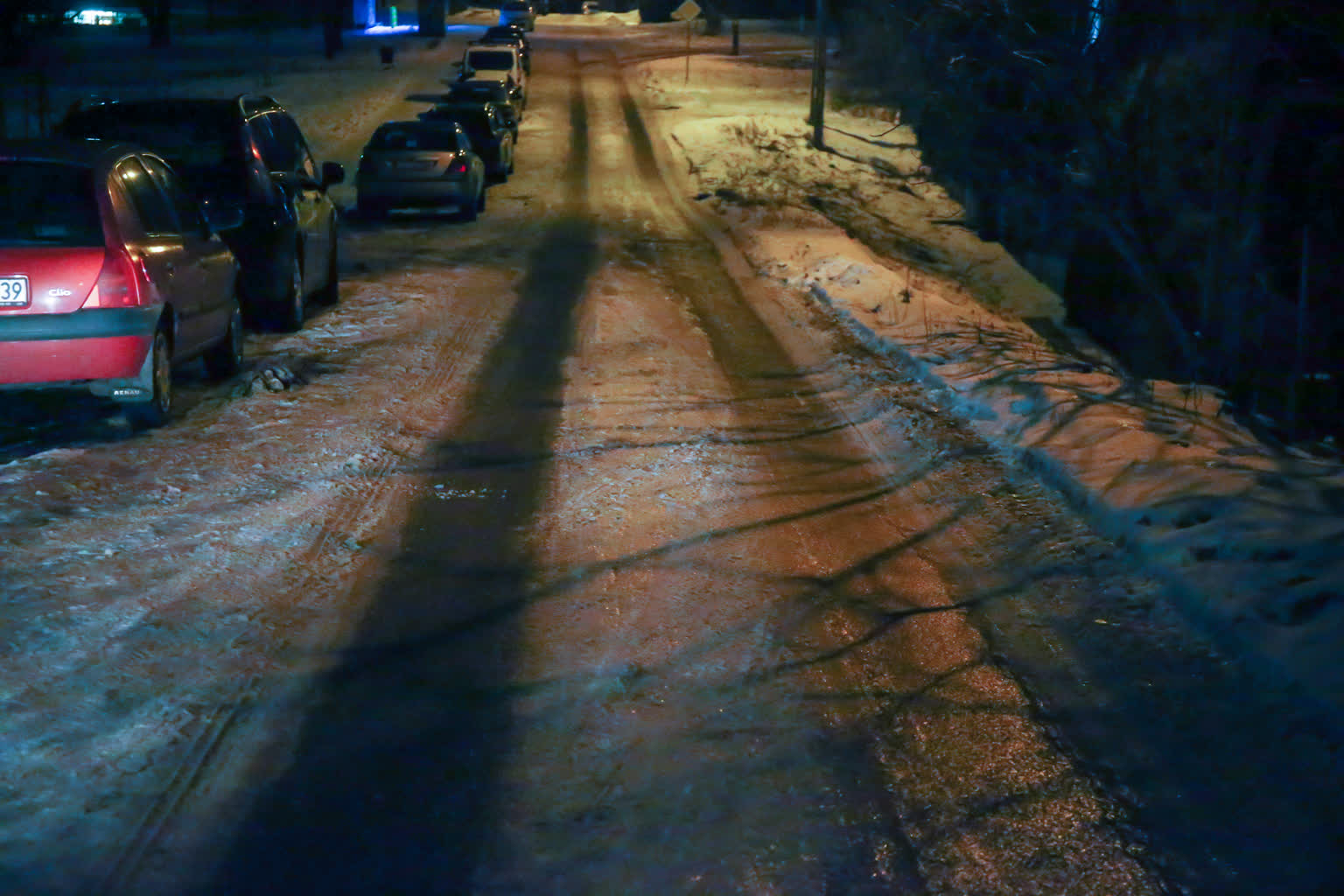 Ślisko i niebezpiecznie. Ulice mokre lub pokryte lodem 2 bq8v2955-2024-01-23-063718.jpg