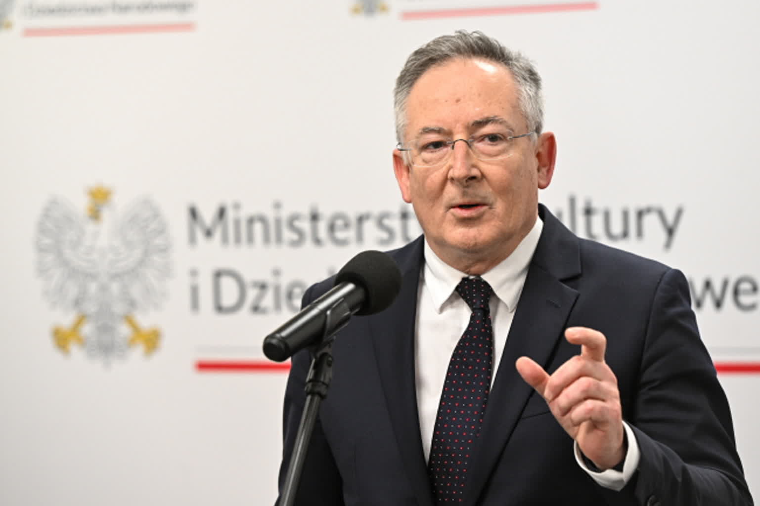 Minister Sienkiewicz: likwidacja TVP i Polskiego Radia nie jest cofnięta 2 net-24122256.jpg