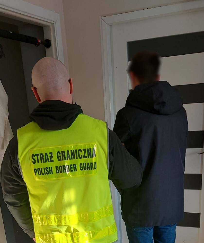 Przerzucali nielegalnych migrantów. Członkowie grupy przestępczej zatrzymani 2 zatrzym1002.jpg