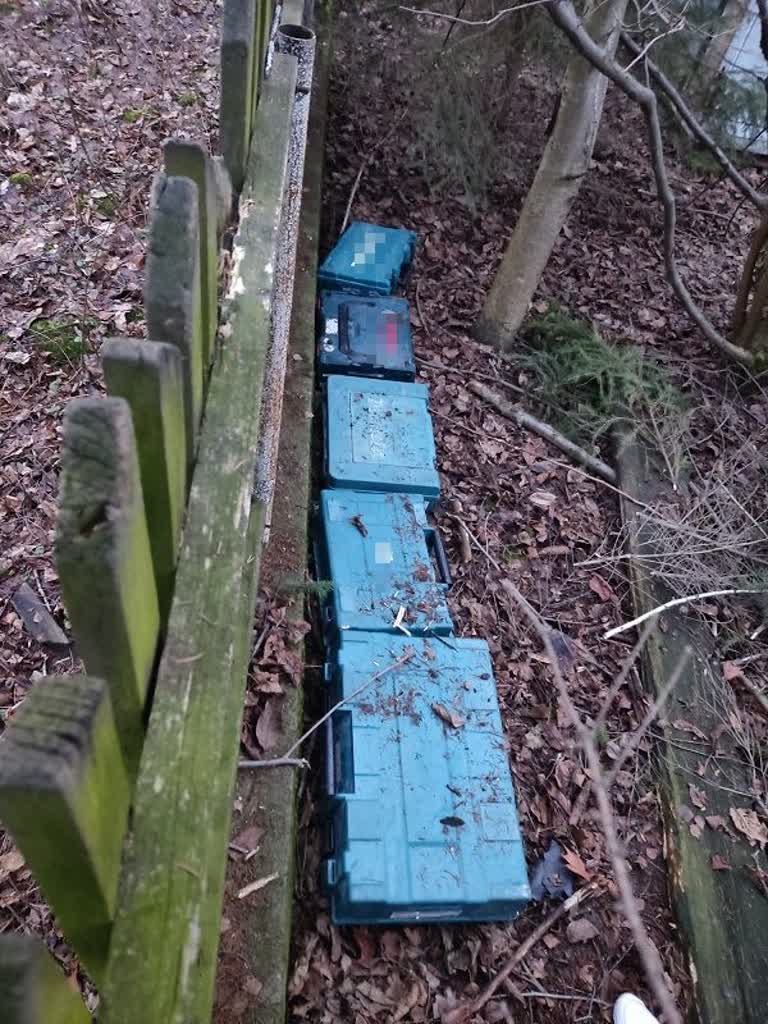 Ukradli wiertarkę i poziomicę. Grozi im 5 lat więzienia 2 343-236756.jpg