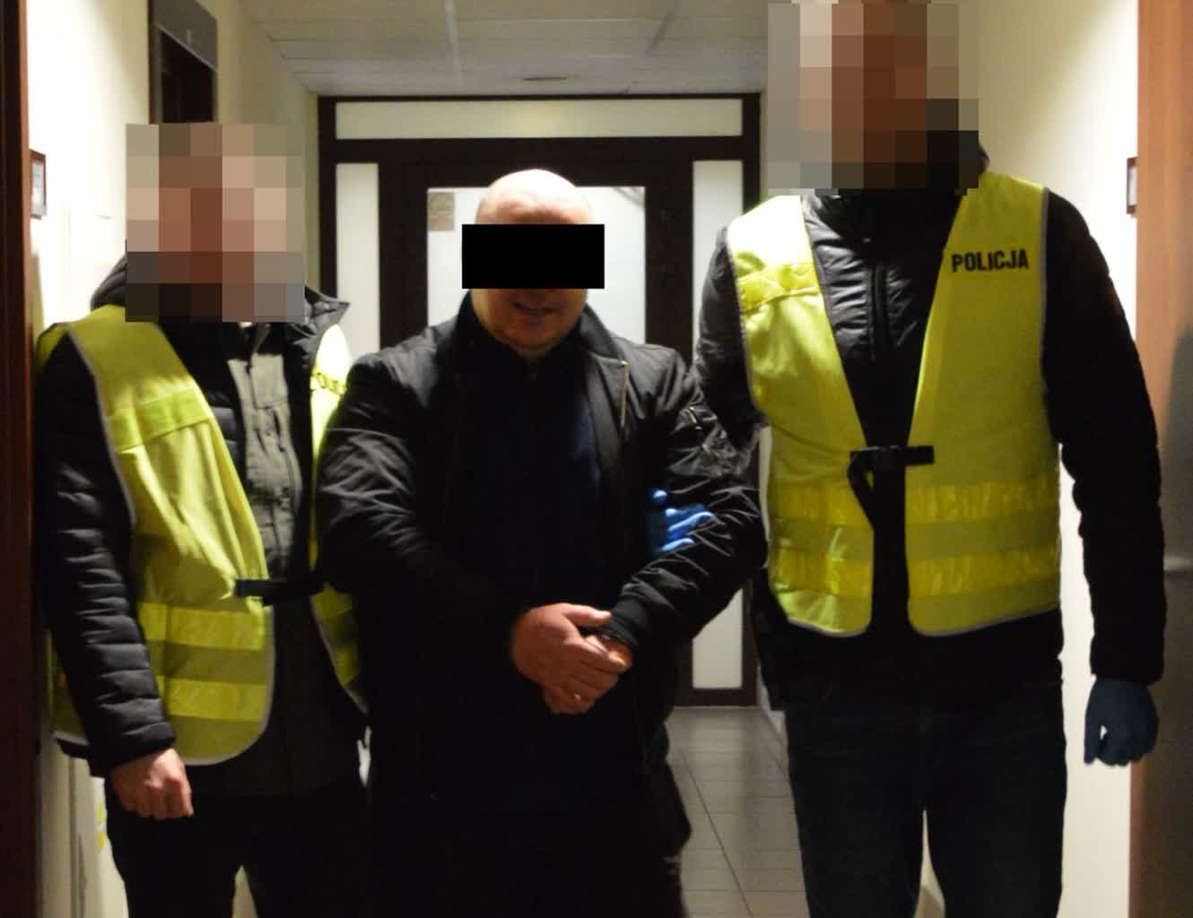 Pobili ofiarę do nieprzytomności i ukradli pieniądze. Teraz posiedzą za rozbój 2 359-236136.jpg