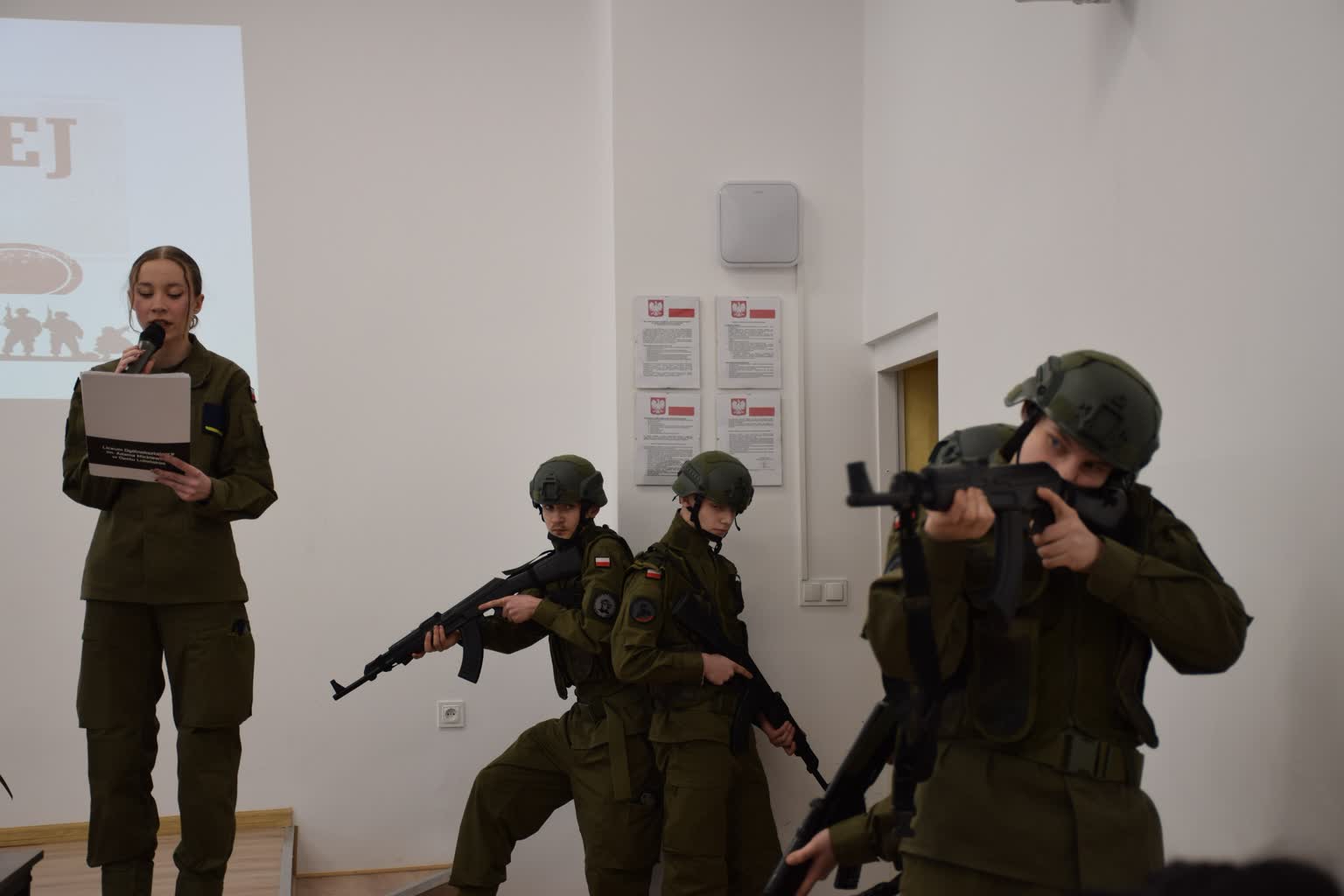 Za darmo i na miejscu. Liceum w Opolu Lubelskim ma własną strzelnicę 2 424759039_895680042354259_8908393877564062550_n.jpg